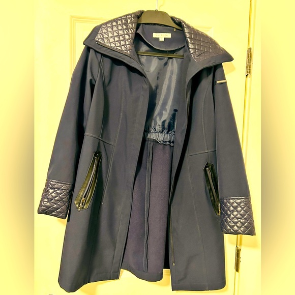 VIA SPIGA Women's Soft Shell Quilted Jacket W/Nylon Wing Collar Size M - Picture 8 of 8